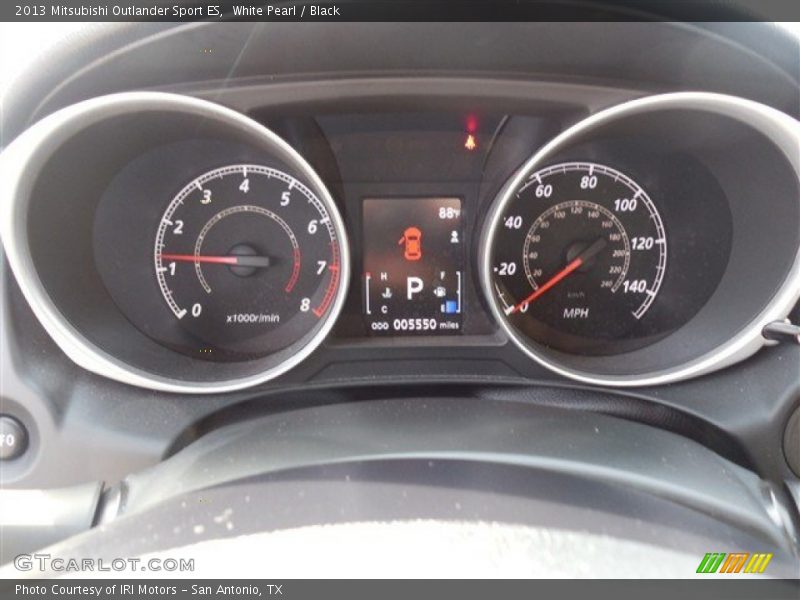 White Pearl / Black 2013 Mitsubishi Outlander Sport ES