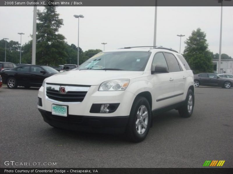 Cream White / Black 2008 Saturn Outlook XE