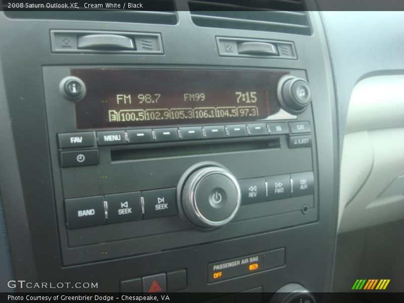 Cream White / Black 2008 Saturn Outlook XE