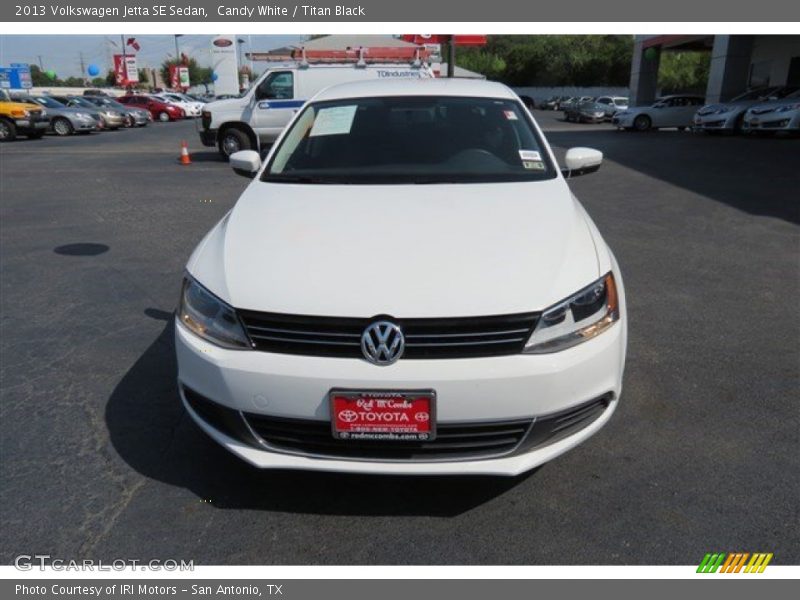 Candy White / Titan Black 2013 Volkswagen Jetta SE Sedan