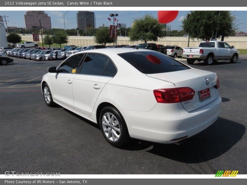 Candy White / Titan Black 2013 Volkswagen Jetta SE Sedan