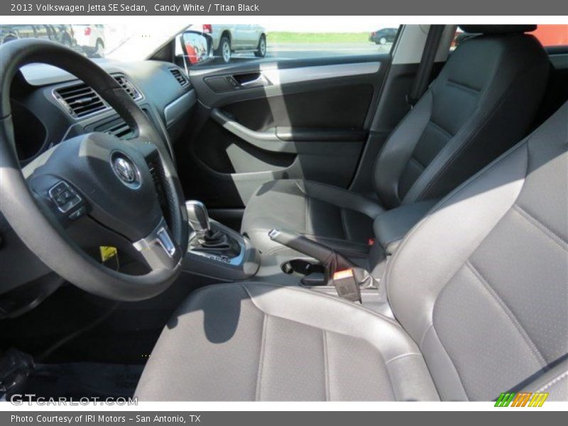 Candy White / Titan Black 2013 Volkswagen Jetta SE Sedan