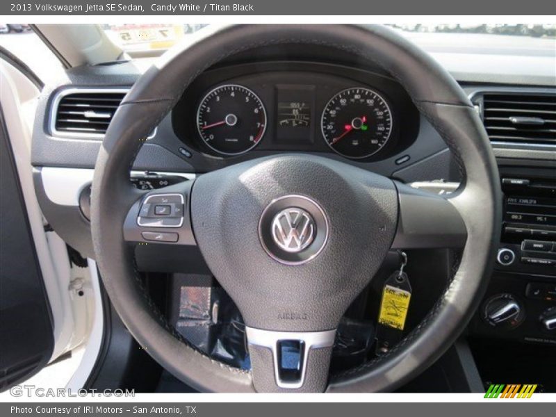 Candy White / Titan Black 2013 Volkswagen Jetta SE Sedan