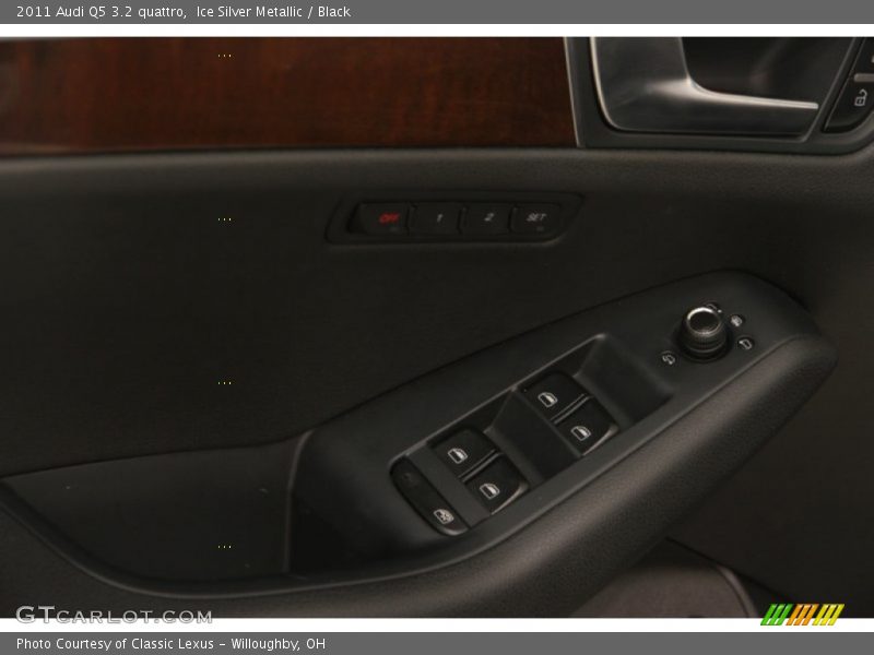 Ice Silver Metallic / Black 2011 Audi Q5 3.2 quattro