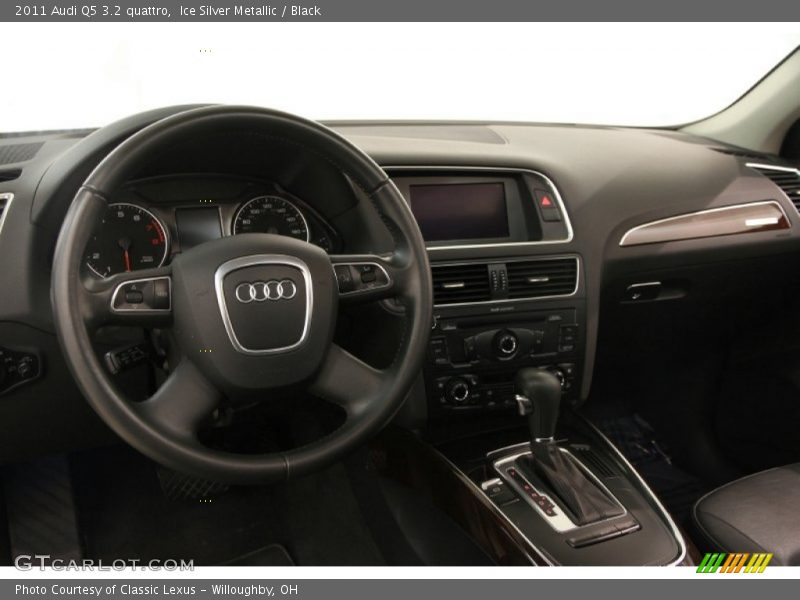 Ice Silver Metallic / Black 2011 Audi Q5 3.2 quattro