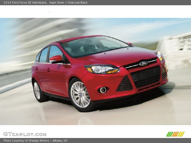 Ingot Silver / Charcoal Black 2014 Ford Focus SE Hatchback