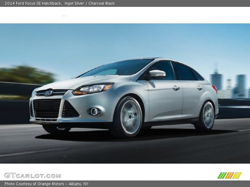 Ingot Silver / Charcoal Black 2014 Ford Focus SE Hatchback
