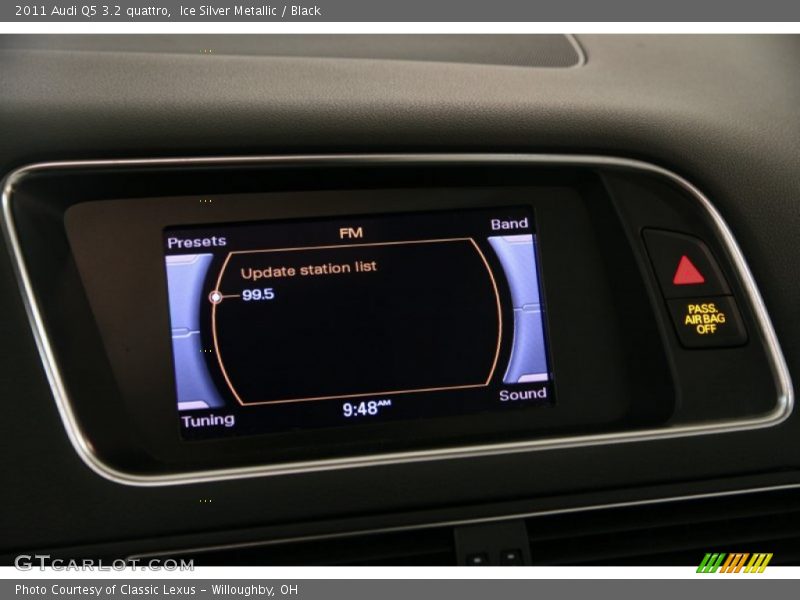 Ice Silver Metallic / Black 2011 Audi Q5 3.2 quattro