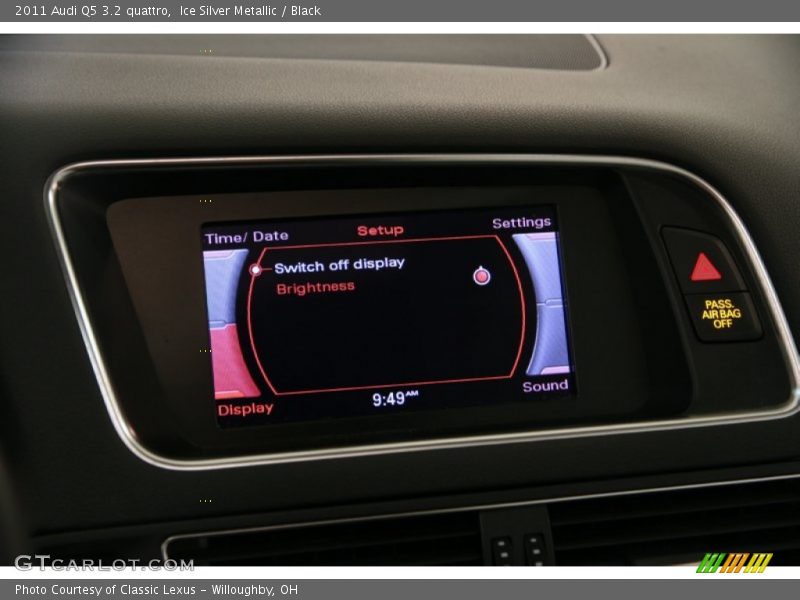 Ice Silver Metallic / Black 2011 Audi Q5 3.2 quattro