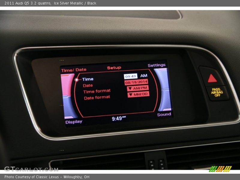 Ice Silver Metallic / Black 2011 Audi Q5 3.2 quattro