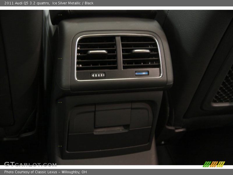 Ice Silver Metallic / Black 2011 Audi Q5 3.2 quattro