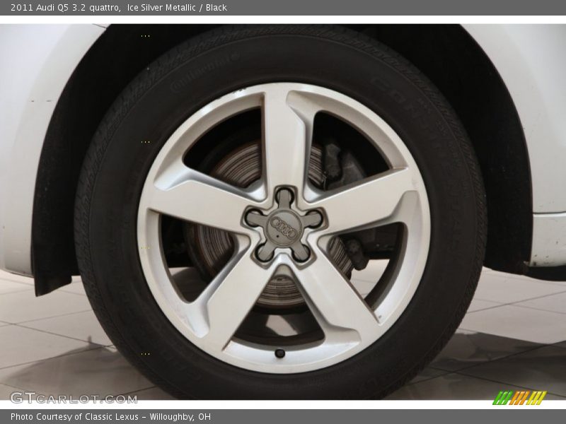 Ice Silver Metallic / Black 2011 Audi Q5 3.2 quattro