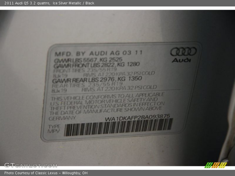 Ice Silver Metallic / Black 2011 Audi Q5 3.2 quattro