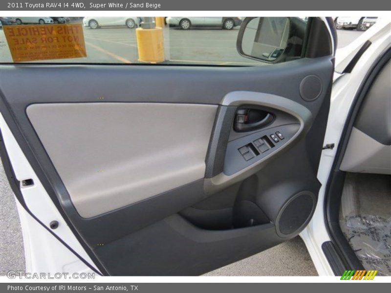 Super White / Sand Beige 2011 Toyota RAV4 I4 4WD