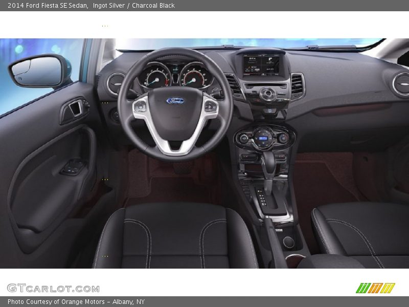 Ingot Silver / Charcoal Black 2014 Ford Fiesta SE Sedan