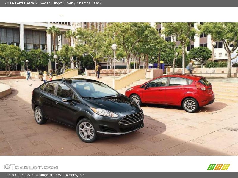 Ingot Silver / Charcoal Black 2014 Ford Fiesta SE Sedan