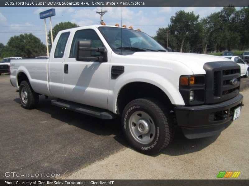 Oxford White / Medium Stone 2009 Ford F250 Super Duty XL SuperCab 4x4