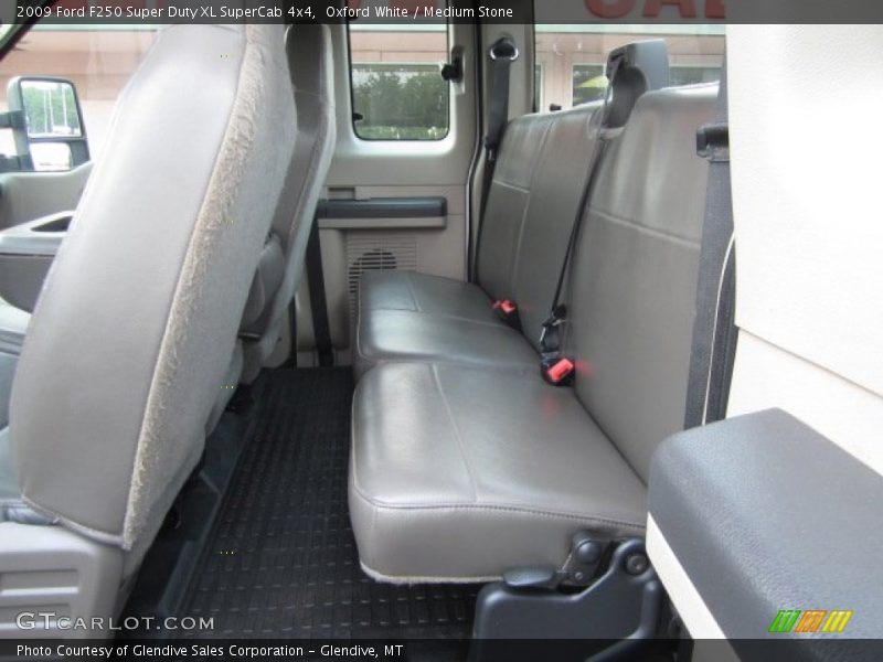 Oxford White / Medium Stone 2009 Ford F250 Super Duty XL SuperCab 4x4