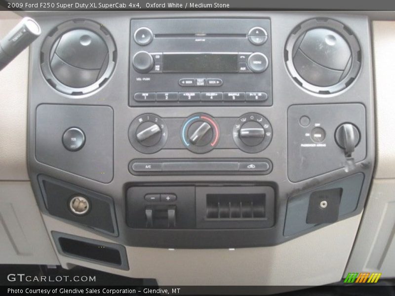 Oxford White / Medium Stone 2009 Ford F250 Super Duty XL SuperCab 4x4