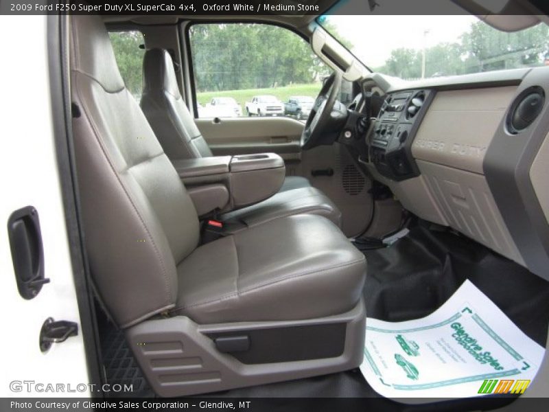 Oxford White / Medium Stone 2009 Ford F250 Super Duty XL SuperCab 4x4