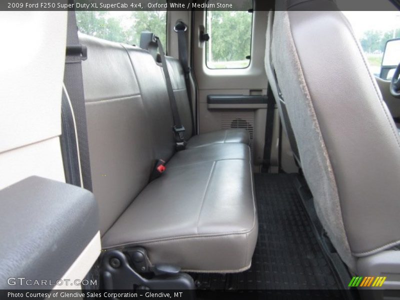 Oxford White / Medium Stone 2009 Ford F250 Super Duty XL SuperCab 4x4