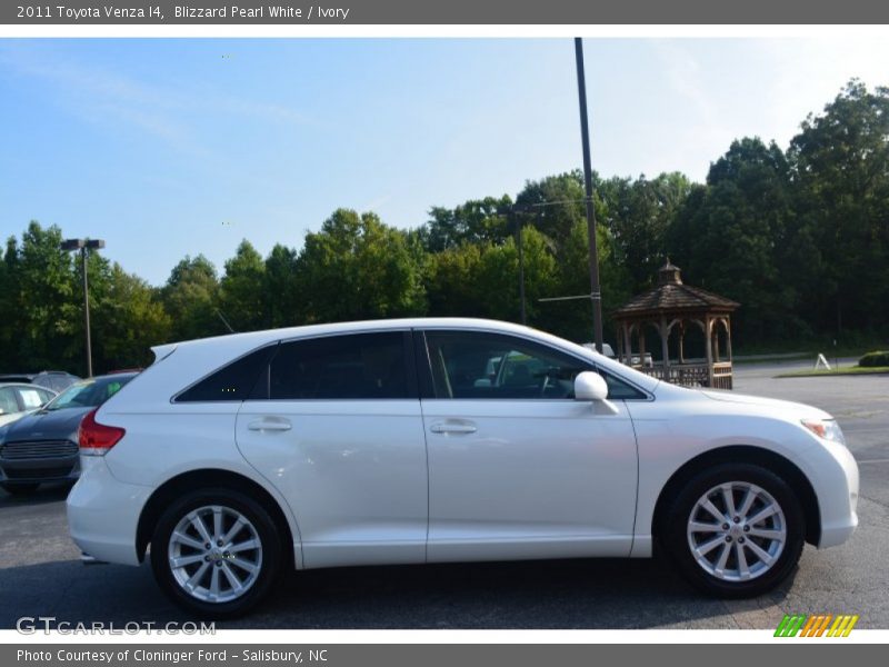 Blizzard Pearl White / Ivory 2011 Toyota Venza I4