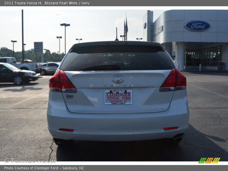 Blizzard Pearl White / Ivory 2011 Toyota Venza I4