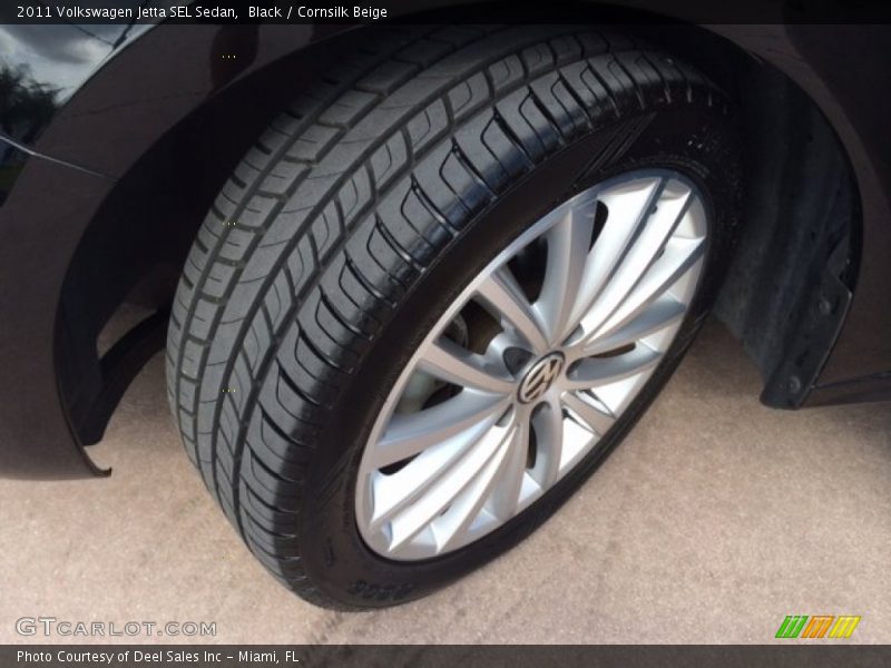 Black / Cornsilk Beige 2011 Volkswagen Jetta SEL Sedan