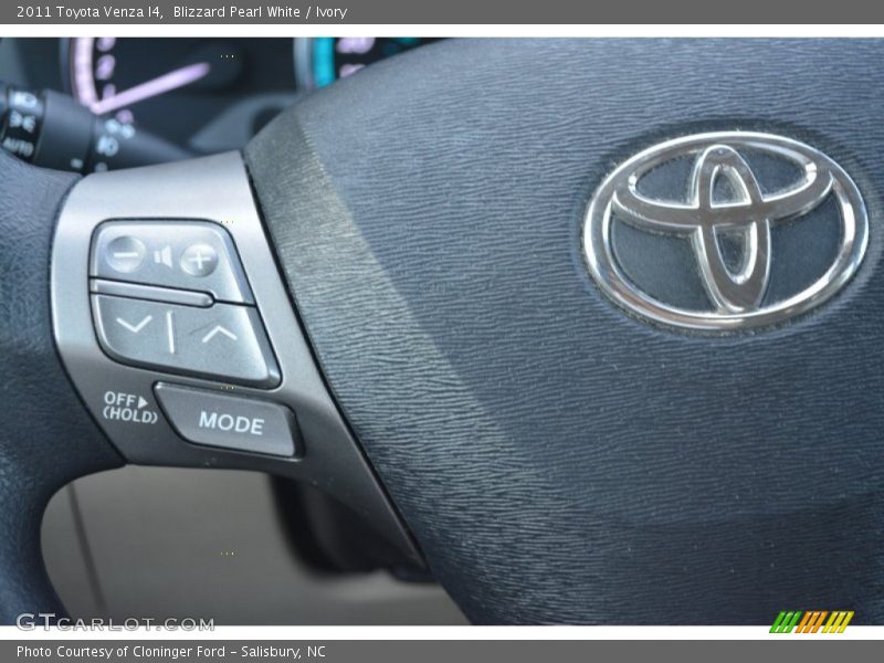 Blizzard Pearl White / Ivory 2011 Toyota Venza I4
