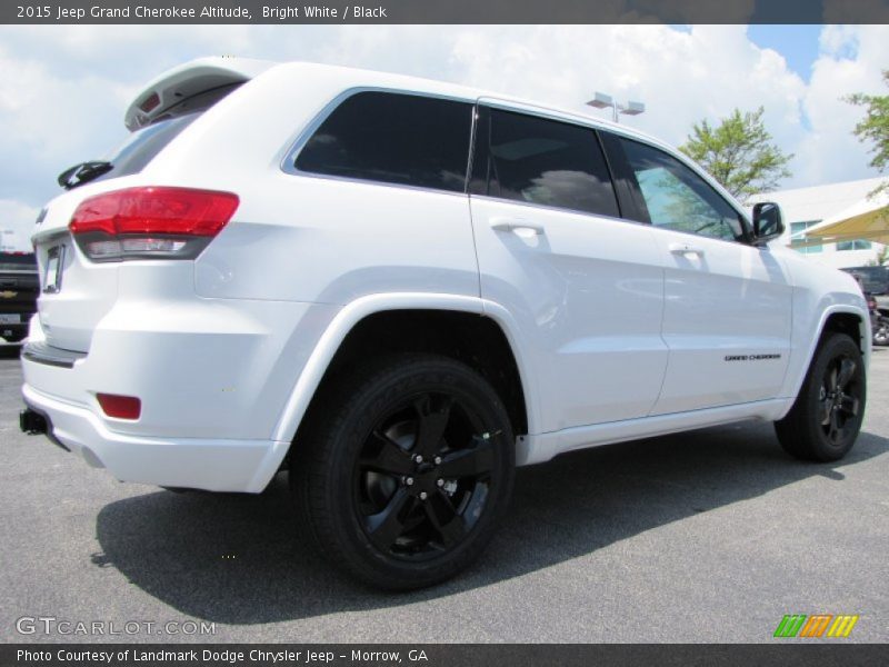 Bright White / Black 2015 Jeep Grand Cherokee Altitude