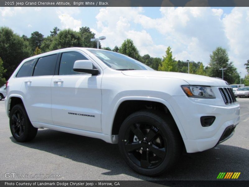 Bright White / Black 2015 Jeep Grand Cherokee Altitude