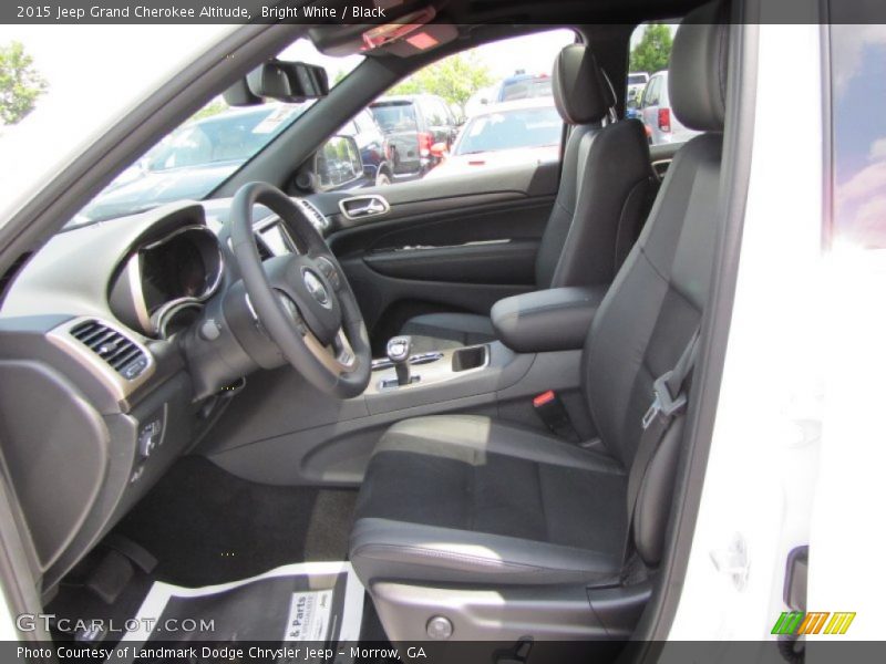 Bright White / Black 2015 Jeep Grand Cherokee Altitude