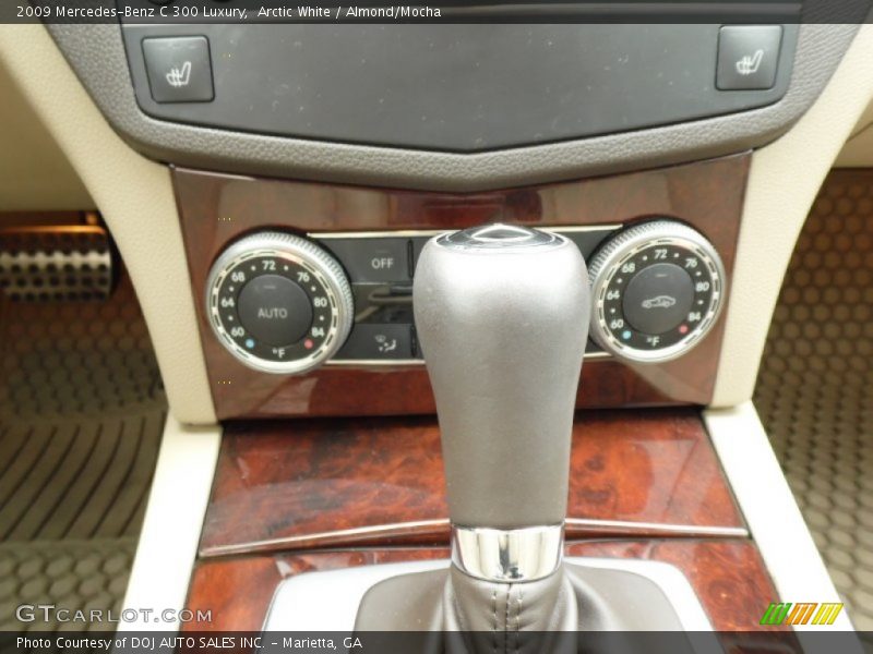 Arctic White / Almond/Mocha 2009 Mercedes-Benz C 300 Luxury