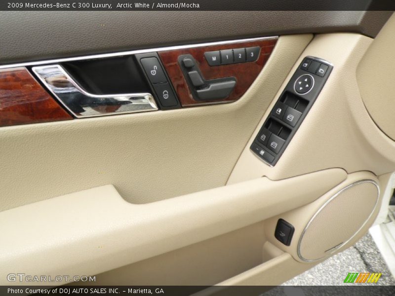 Arctic White / Almond/Mocha 2009 Mercedes-Benz C 300 Luxury