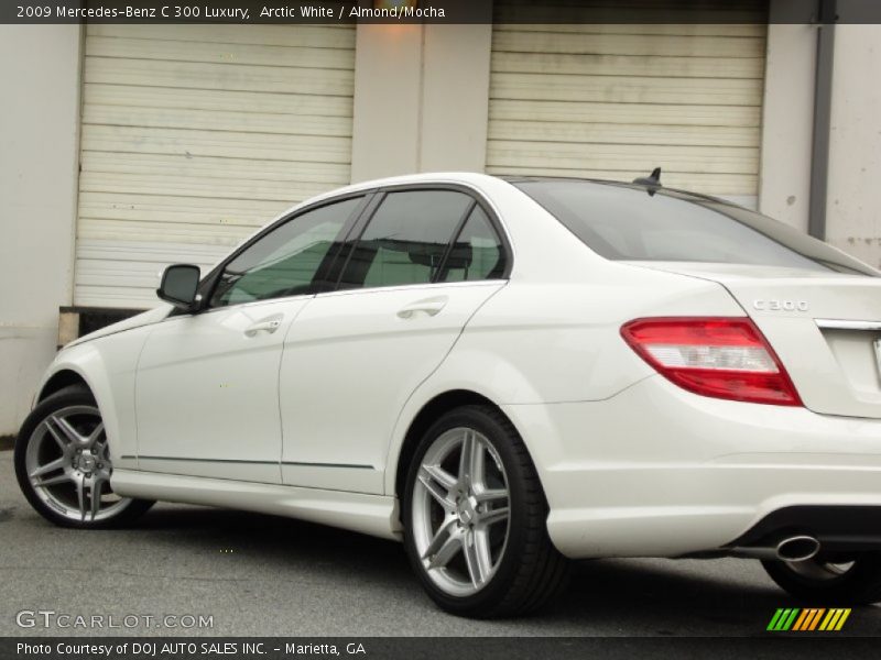 Arctic White / Almond/Mocha 2009 Mercedes-Benz C 300 Luxury