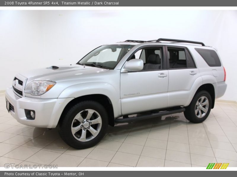 Front 3/4 View of 2008 4Runner SR5 4x4