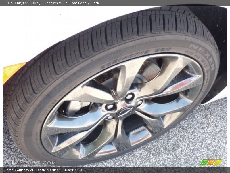 Lunar White Tri-Coat Pearl / Black 2015 Chrysler 200 S