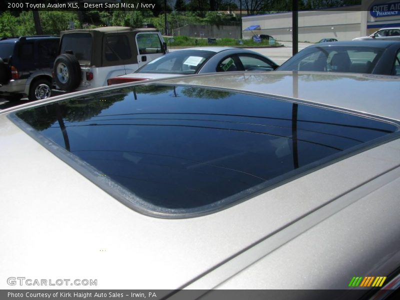 Desert Sand Mica / Ivory 2000 Toyota Avalon XLS