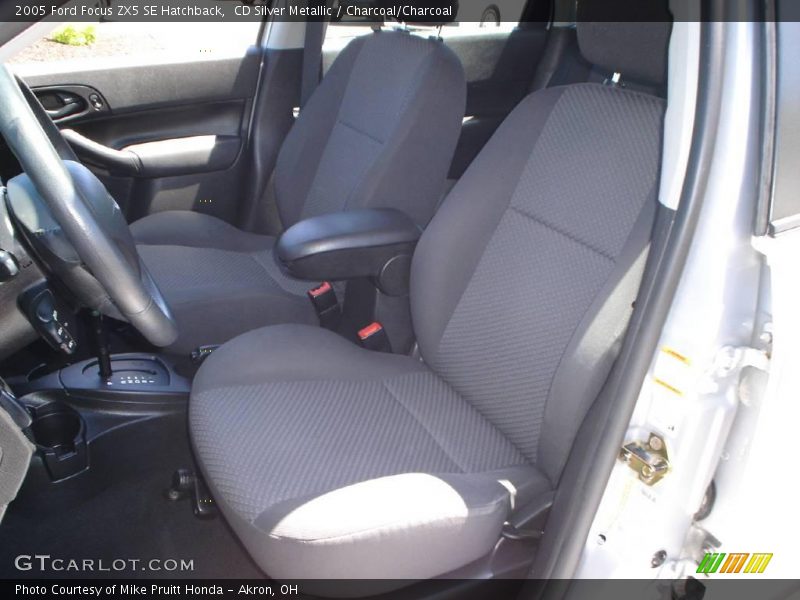 CD Silver Metallic / Charcoal/Charcoal 2005 Ford Focus ZX5 SE Hatchback