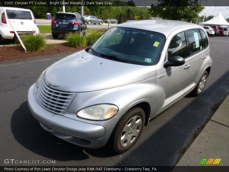 Front 3/4 View of 2005 PT Cruiser 