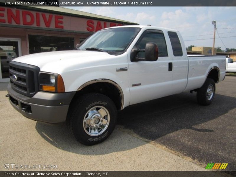 Oxford White Clearcoat / Medium Flint 2007 Ford F250 Super Duty XL SuperCab 4x4