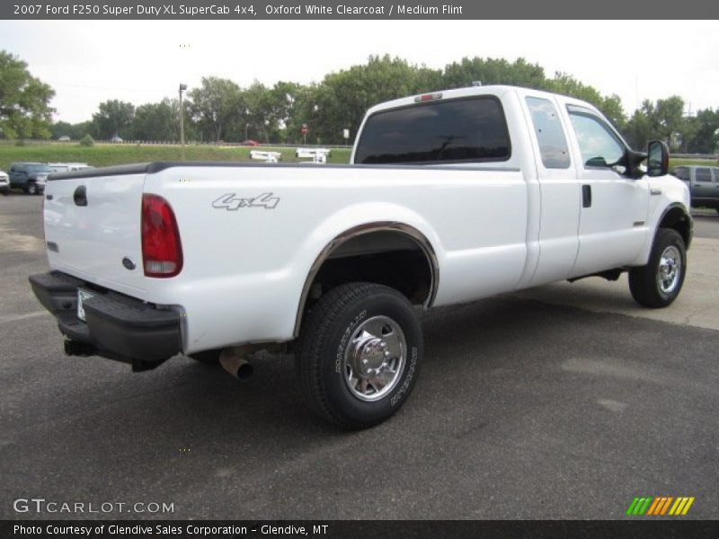 Oxford White Clearcoat / Medium Flint 2007 Ford F250 Super Duty XL SuperCab 4x4