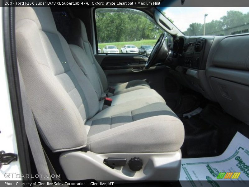 Oxford White Clearcoat / Medium Flint 2007 Ford F250 Super Duty XL SuperCab 4x4