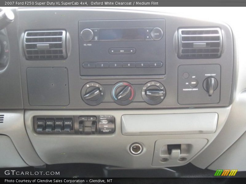 Oxford White Clearcoat / Medium Flint 2007 Ford F250 Super Duty XL SuperCab 4x4