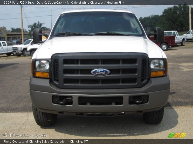 Oxford White Clearcoat / Medium Flint 2007 Ford F250 Super Duty XL SuperCab 4x4