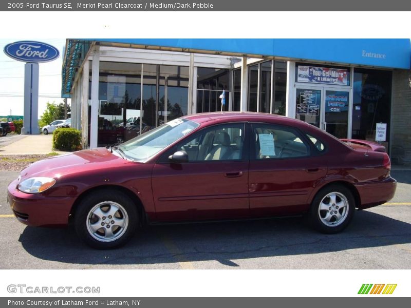 Merlot Pearl Clearcoat / Medium/Dark Pebble 2005 Ford Taurus SE