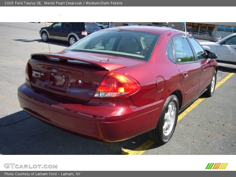 Merlot Pearl Clearcoat / Medium/Dark Pebble 2005 Ford Taurus SE