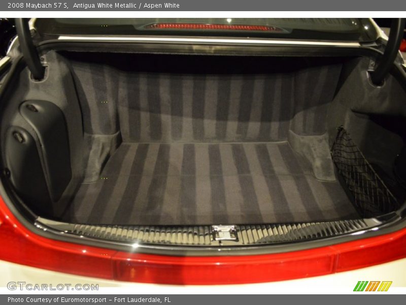  2008 57 S Trunk