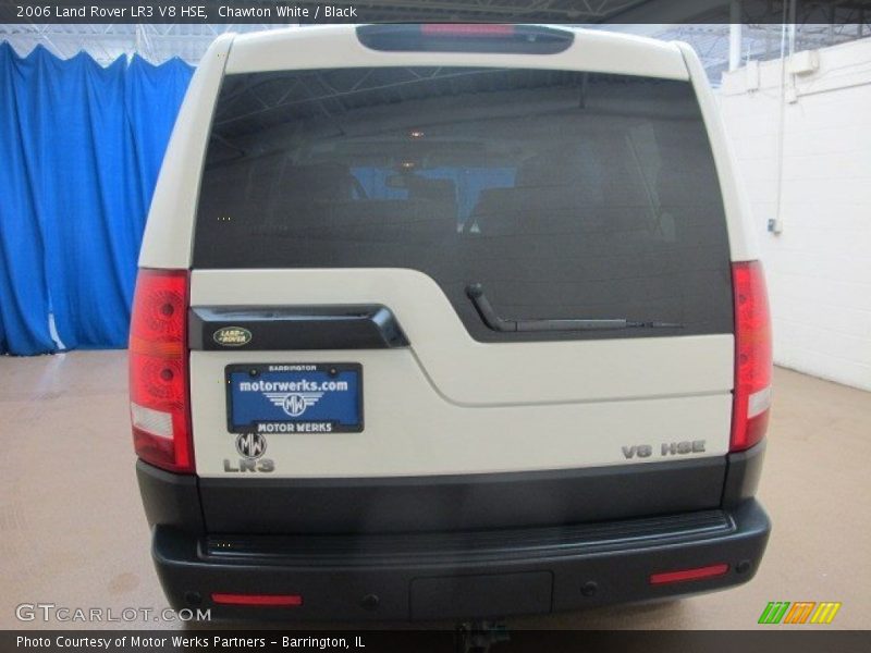 Chawton White / Black 2006 Land Rover LR3 V8 HSE