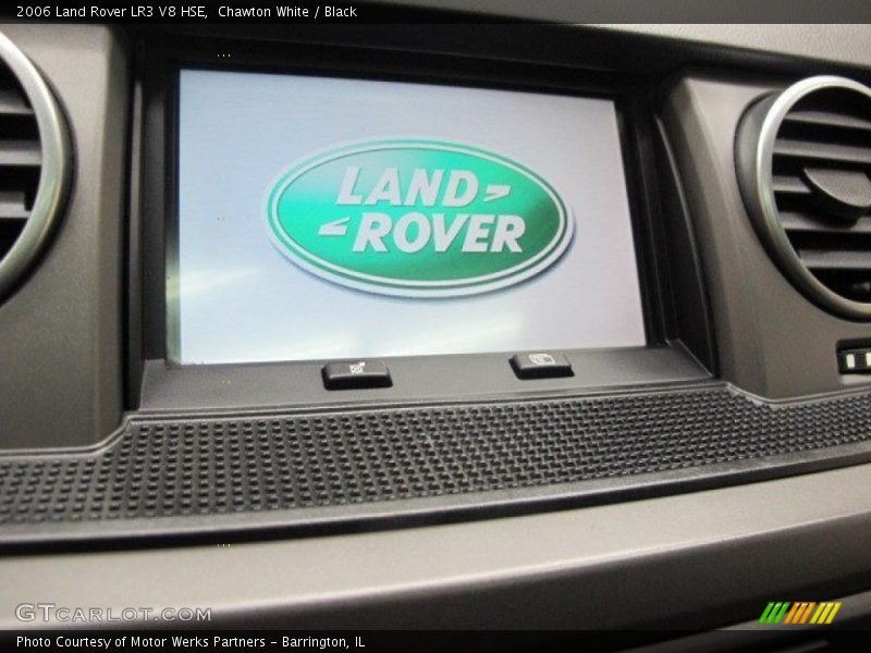 Chawton White / Black 2006 Land Rover LR3 V8 HSE